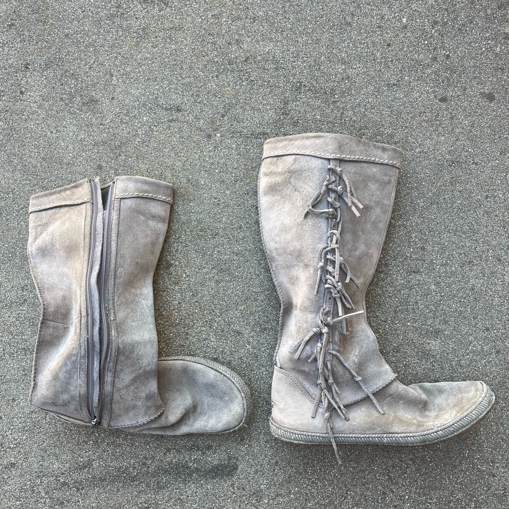 UGG Mammoth Water Resistant Fringe tall Boots - Size 7.5